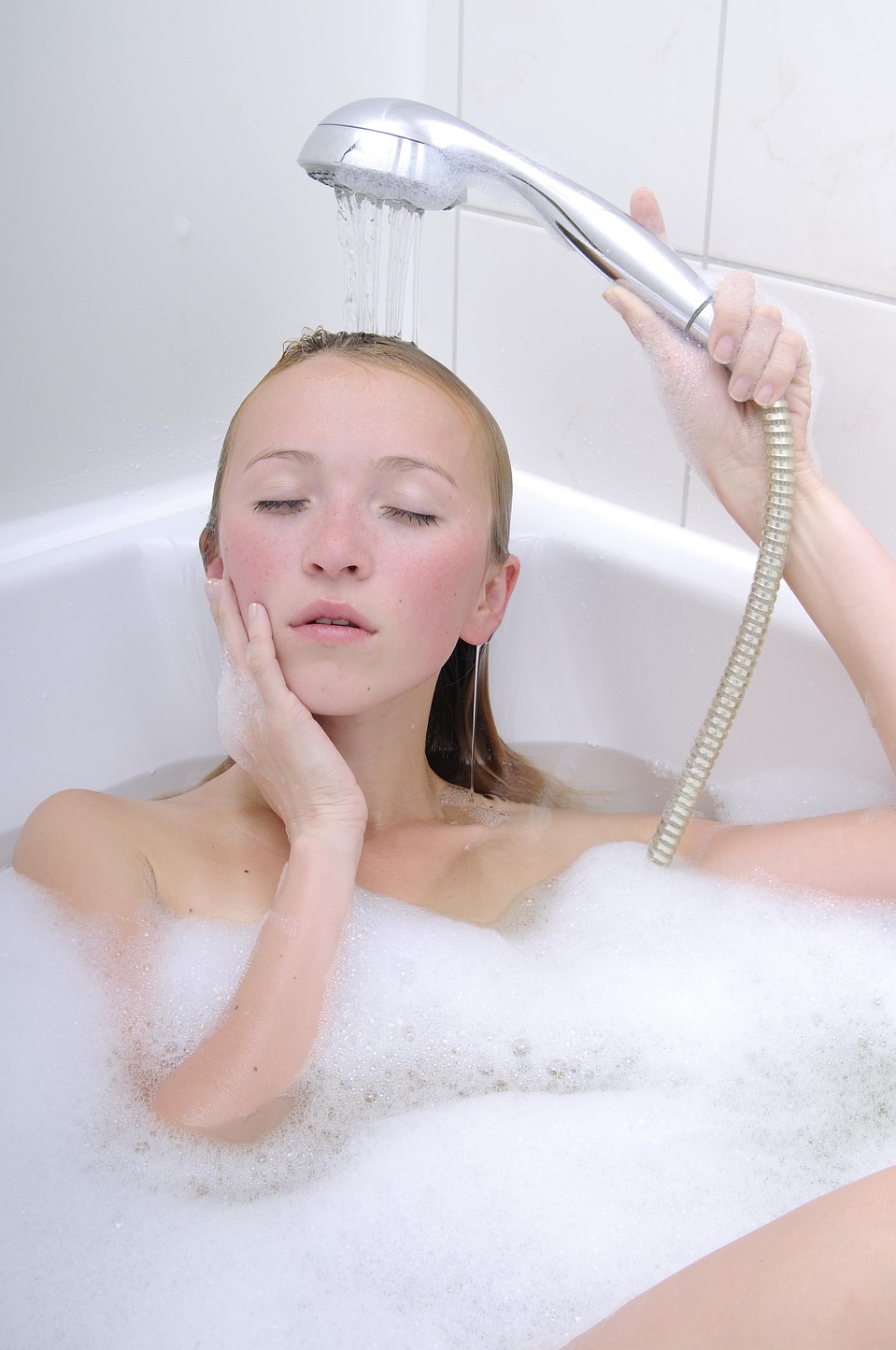 Отличный способ расслабиться - принять душ. Фото: GLOBAL LOOK PRESS