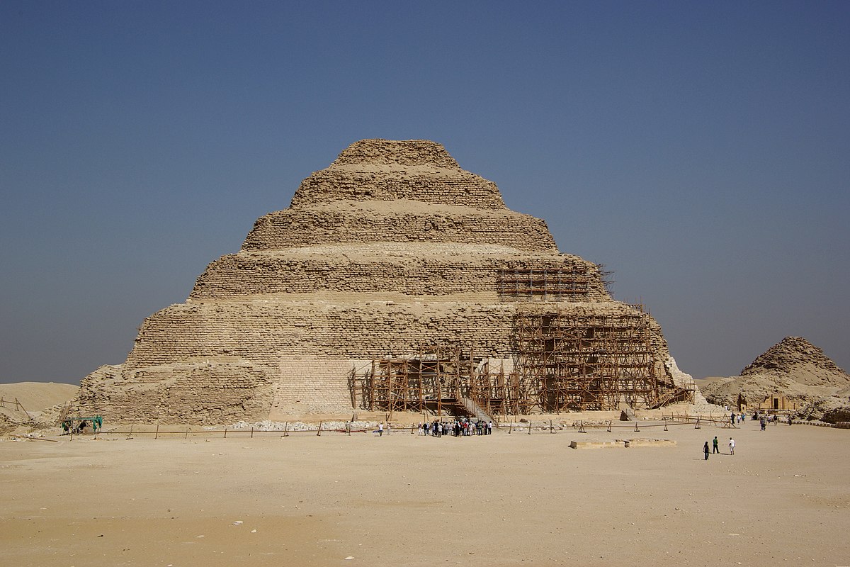 Самая первая Египетская пирамида Джосера: Saqqara BW 5.jpg