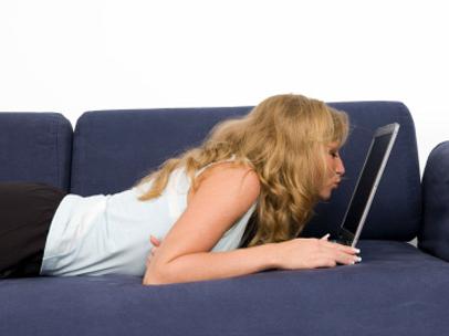 Как флиртовать с девушкой в Интернете